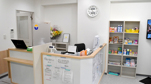 すず薬局　にしろく店の受付/カウンター