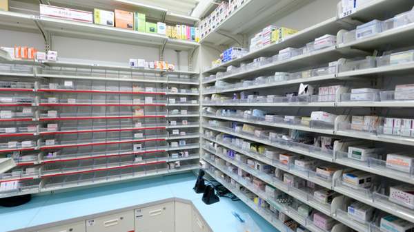 調剤薬局ツルハドラッグ多賀城中央店の薬棚