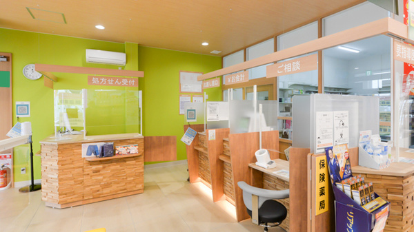 調剤薬局ツルハドラッグなないろの里店の受付/カウンター