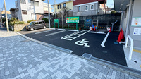 フィットケアデポ六角橋店薬局の駐車場