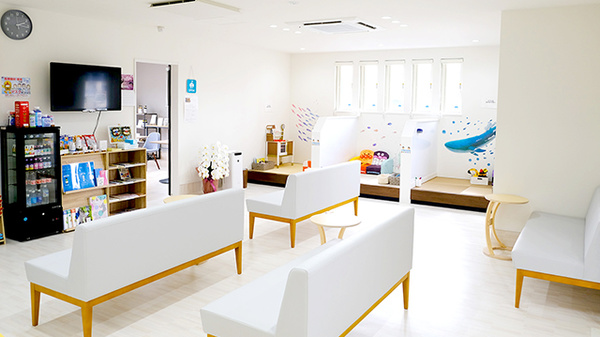 つくし薬局かづの店の待合スペース