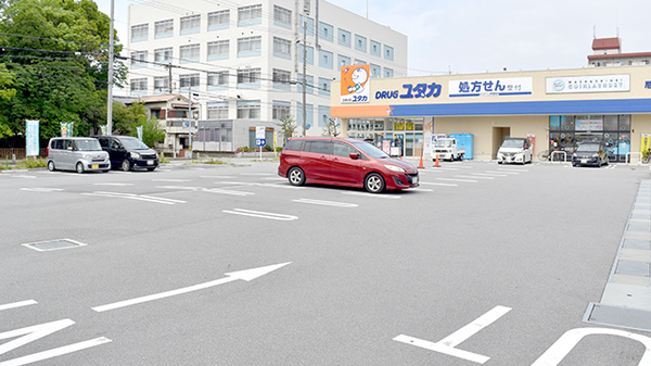 ユタカ薬局　尼崎大庄川田の駐車場