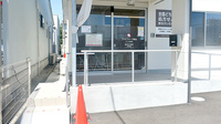 コスモファーマ薬局りんくう田尻店の入口