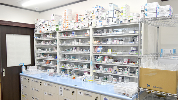 とちぎ薬局清原台店の薬棚