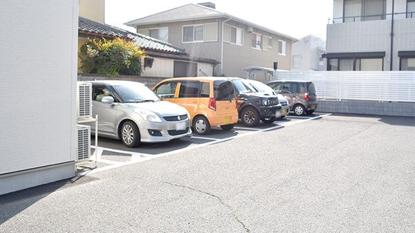 とちぎ薬局清原台店の駐車場