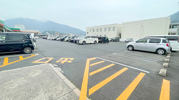 ププレひまわり薬局可部店の駐車場