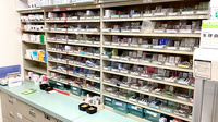 さんぽう薬局の薬棚