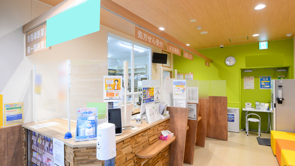 調剤薬局ツルハドラッグ仙台柳生店の受付/カウンター