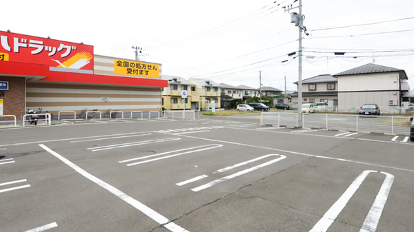 調剤薬局ツルハドラッグ仙台柳生店の駐車場