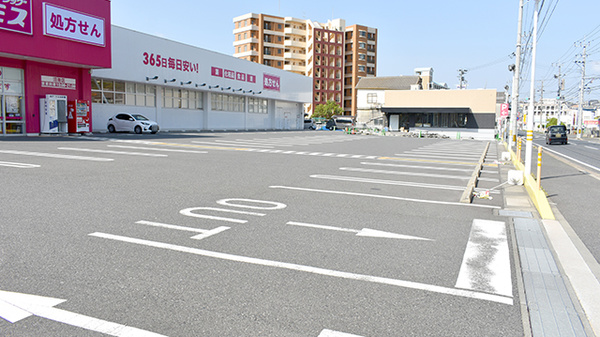 コスモス調剤薬局　沼南店の駐車場