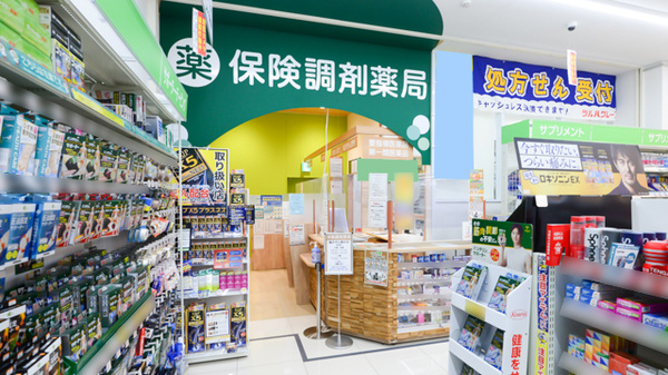 調剤薬局ツルハドラッグ盛岡向中野東店の入口