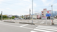 レデイ薬局　新居浜松木店の駐車場