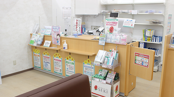 セキ薬局　蕨西店の受付/カウンター