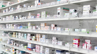 セキ薬局　蕨西店の薬棚