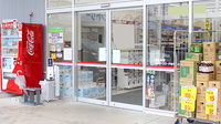 セキ薬局　大間木店の入口