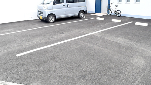 I&H上こしき薬局の駐車場
