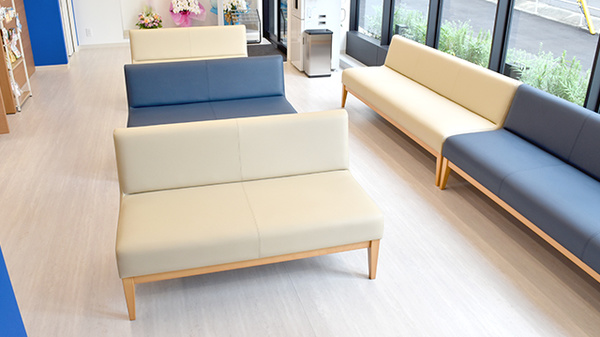 I&H芦屋川薬局の待合スペース