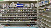 ププレひまわり薬局新涯店の薬棚