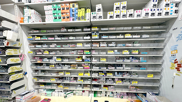ナカジマ薬局 北３７条店の薬棚