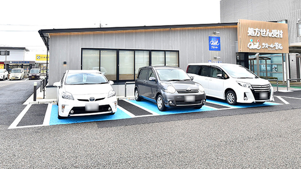 クオール薬局射水店の駐車場