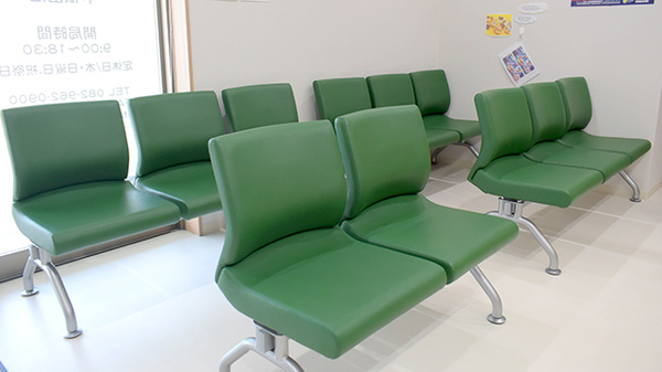 ミント薬局 下祇園店の待合スペース