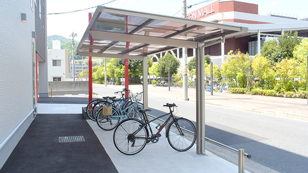 ミント薬局 下祇園店の駐輪場