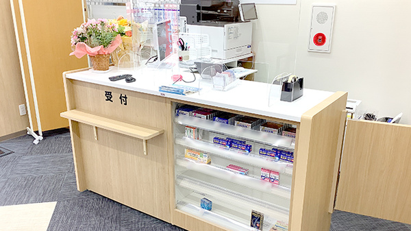 ココカラファイン薬局経堂農大通り店の受付/カウンター