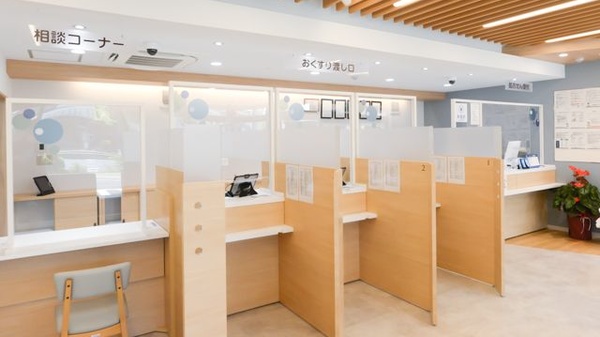 ウォンツ薬局翠店の受付/カウンター