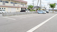 ユーカリ薬局の駐車場