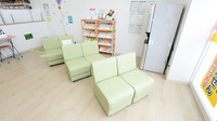 スギ薬局 津幡店の待合スペース