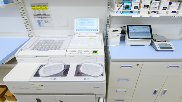 スギ薬局 久居元町店の調剤器具