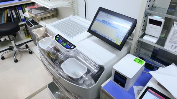 調剤薬局ツルハドラッグ十和田中央店の調剤器具