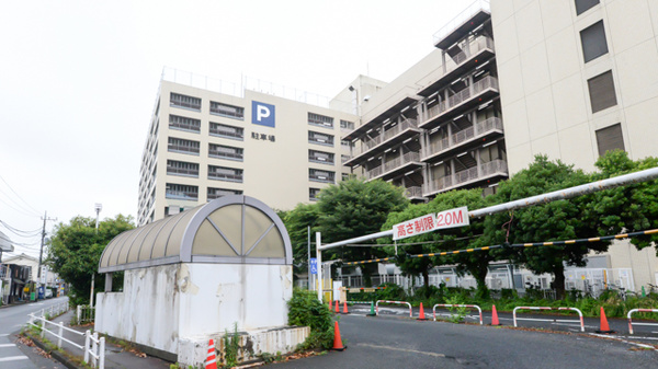 調剤薬局ツルハドラッグ所沢東町店の駐車場