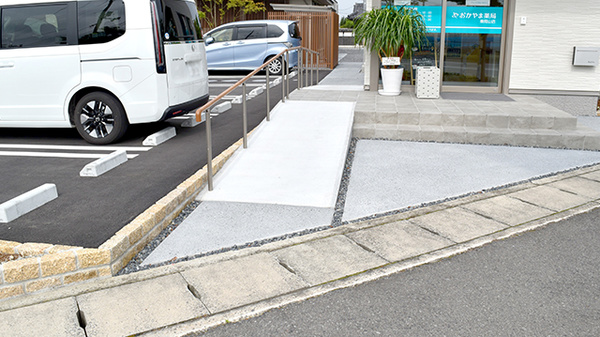 おかやま薬局　東岡山店のバリアフリー設備