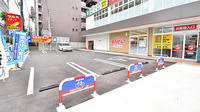 調剤薬局ツルハドラッグ鳥飼店の駐車場
