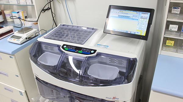 ヤックスドラッグ　知手店の調剤器具