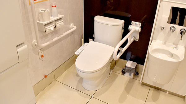 アカカベ薬局　成田西町店のお手洗い