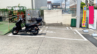 ドラッグセイムス舞浜薬局の駐輪場
