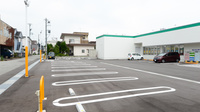 スギ薬局 富山大泉店の駐車場