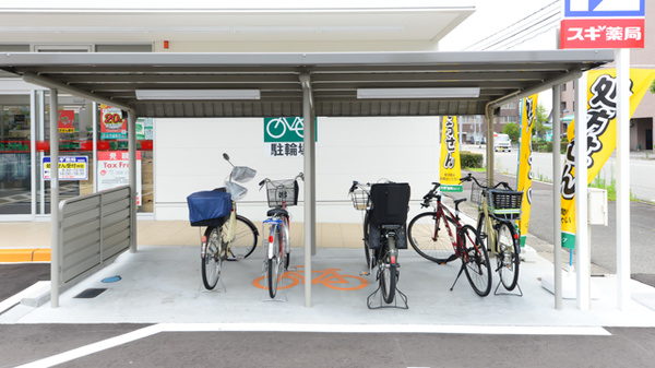 スギ薬局 富山大泉店の駐輪場