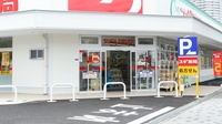 スギ薬局 泉大津旭町店の入口