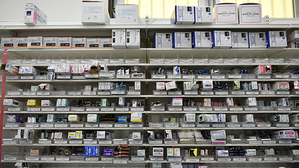 新生堂薬局　南関店の薬棚