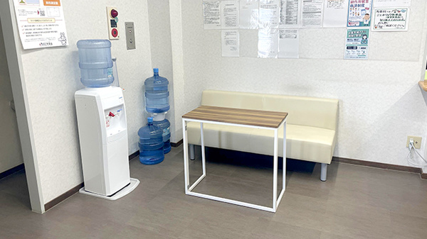 リブラ薬局 小山店の待合スペース