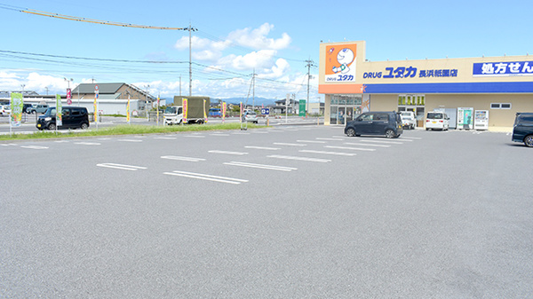ユタカ薬局　長浜祇園の駐車場