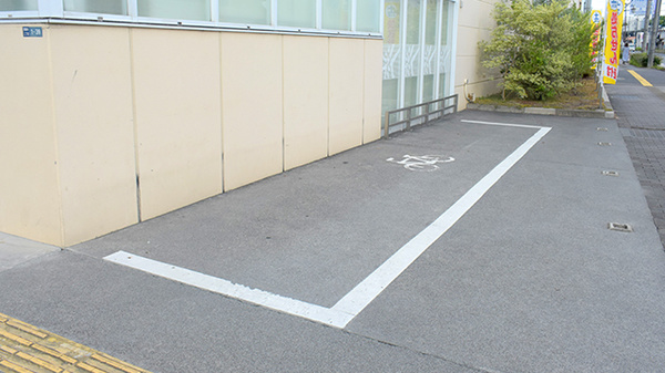 ユタカ薬局　栗東安養寺の駐輪場