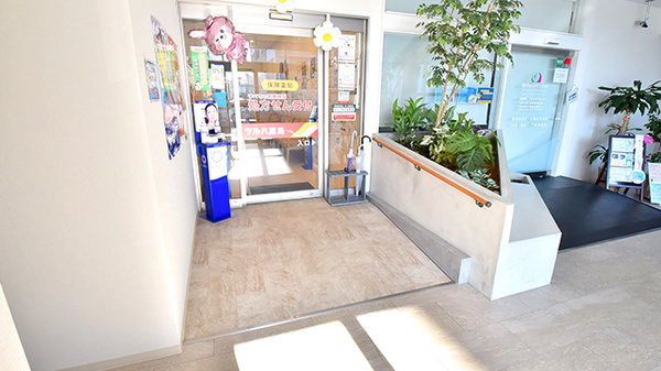 ツルハ薬局野並店のバリアフリー設備