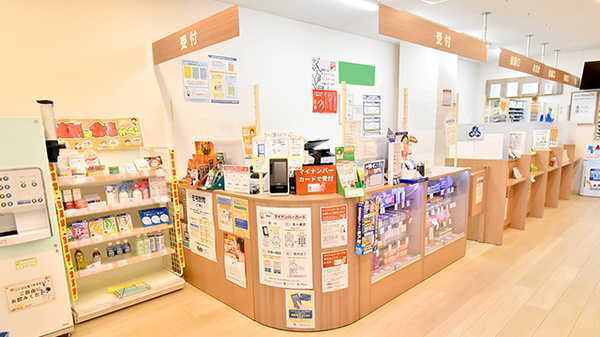 ツルハ薬局野並店の受付/カウンター