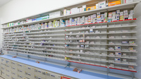 スギ薬局　岩倉東店の薬棚
