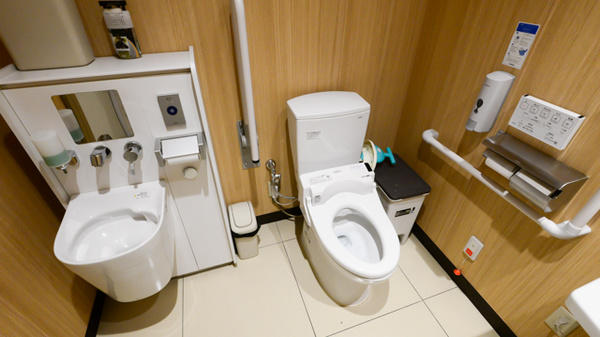 スギ薬局　八王子散田町店のお手洗い