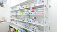 スギ薬局　八王子散田町店の薬棚